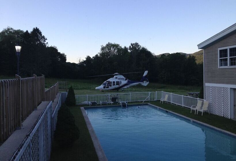 ホテル The Inn At Willow Pond