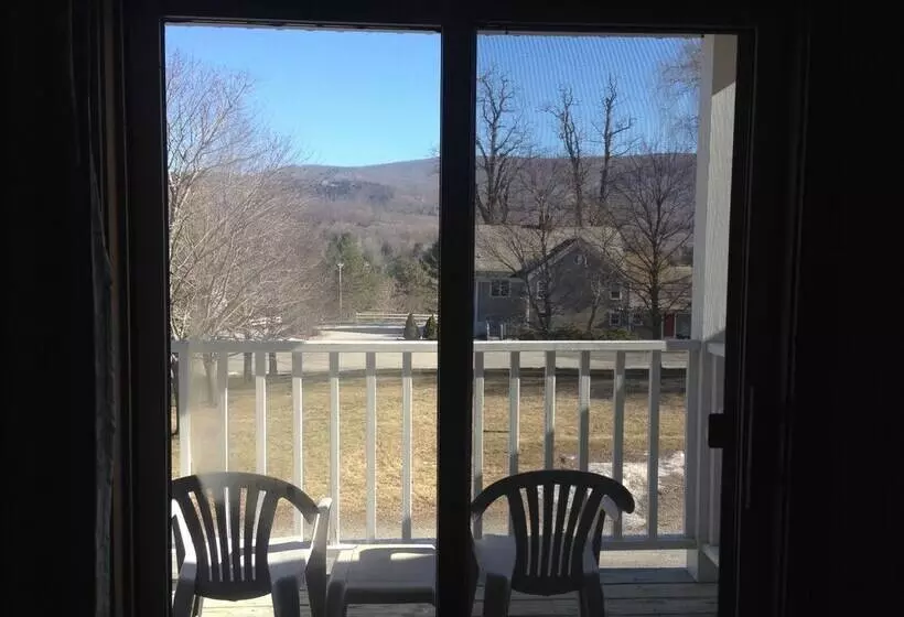 ホテル The Inn At Willow Pond