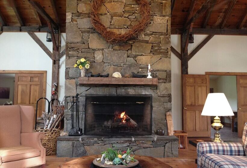 ホテル The Inn At Willow Pond