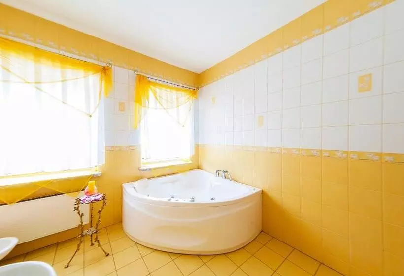 Hotelli Uroczysko