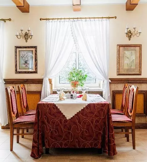 Hotelli Uroczysko