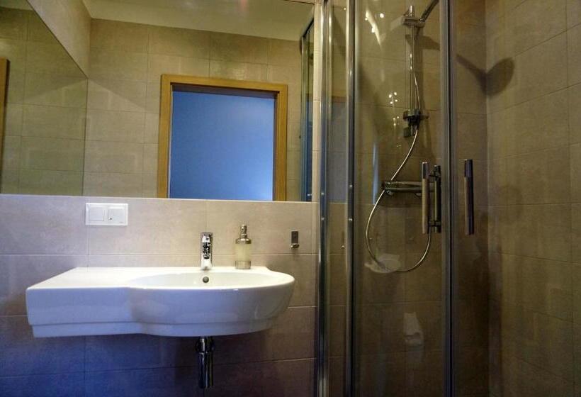 فندق Villa Modlin Airport