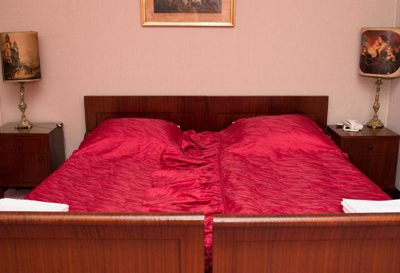 Отель Zamek W Baranowie Sandomierskim