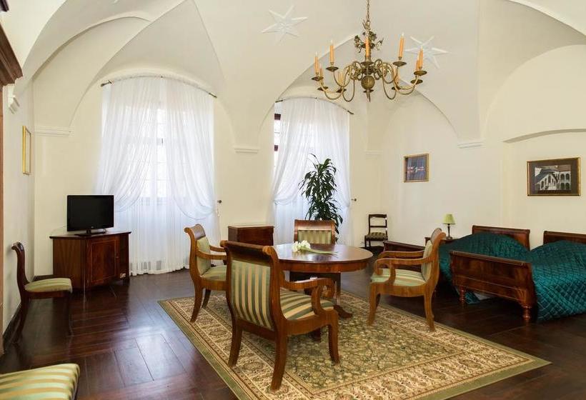 Отель Zamek W Baranowie Sandomierskim