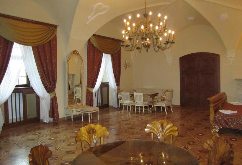 Отель Zamek W Baranowie Sandomierskim