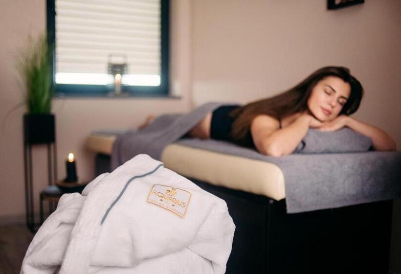 בית מלון כפרי Aquarius Restaurant Wellness Spa