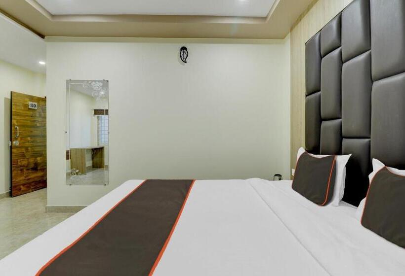 هتل Flagship Aruna Executive Inn