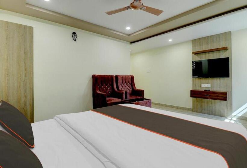 هتل Flagship Aruna Executive Inn