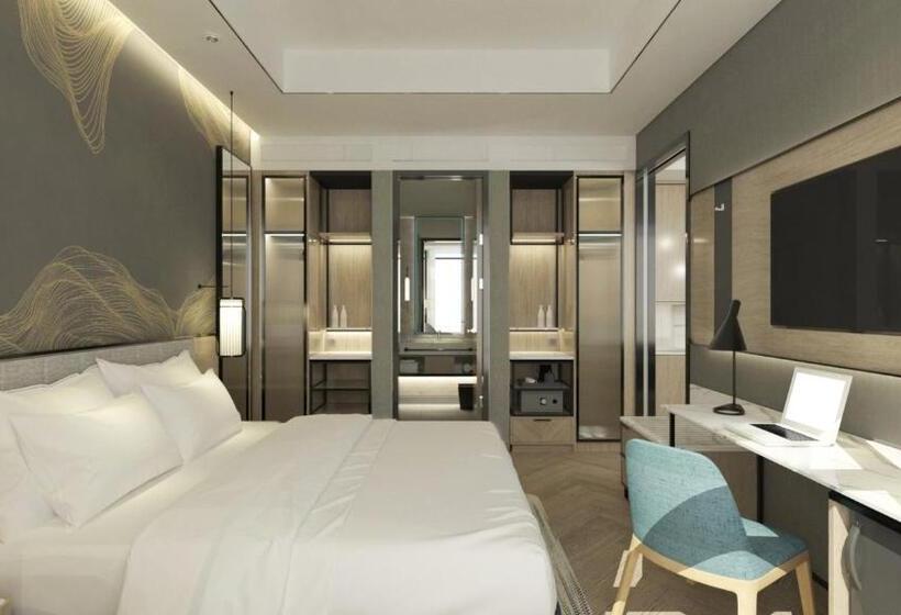 Отель Hyatt Place Makassar