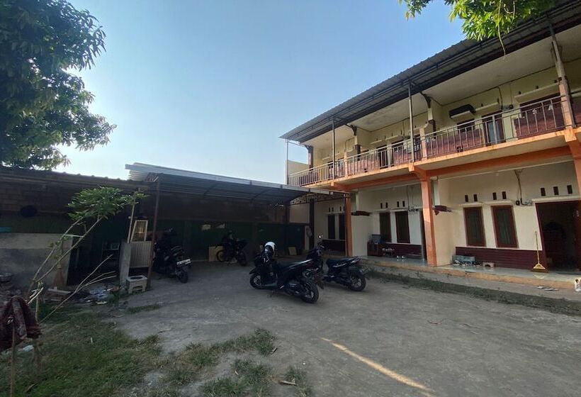 Отель Oyo Life 93257 Kos Anugerah