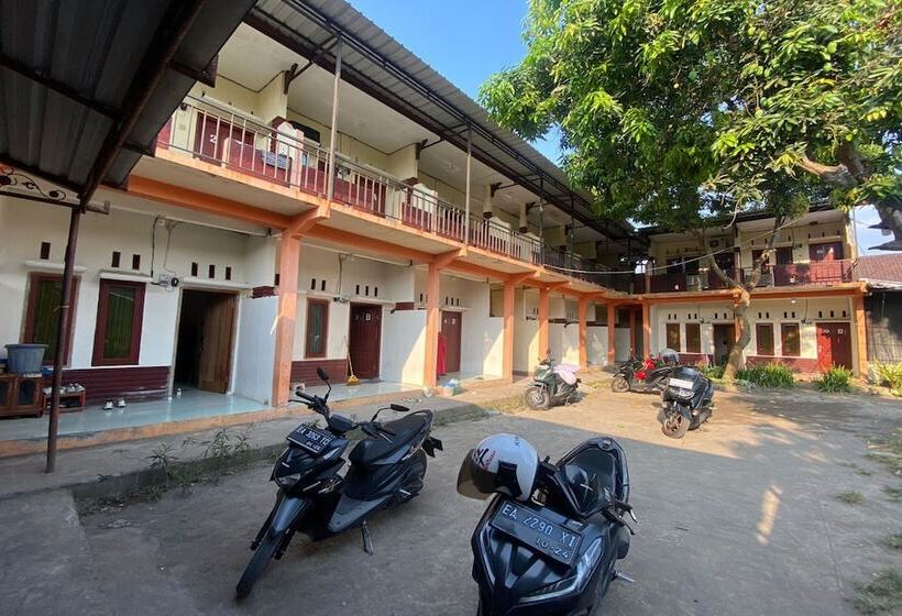 Отель Oyo Life 93257 Kos Anugerah