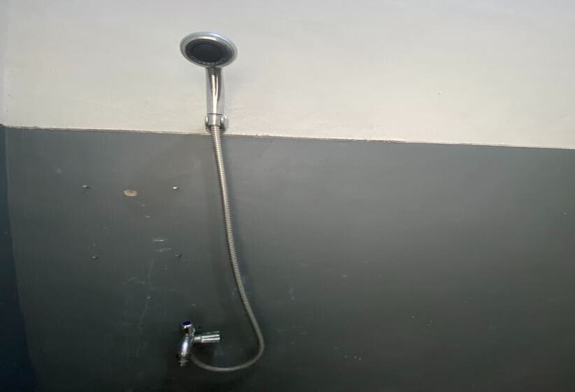 Отель Oyo Life 93257 Kos Anugerah