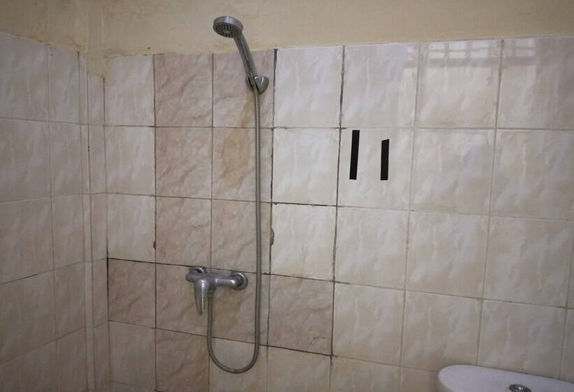 Отель Oyo Life 93257 Kos Anugerah