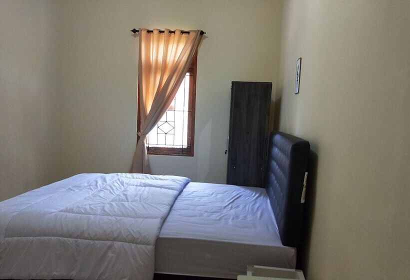 Отель Oyo Life 93257 Kos Anugerah