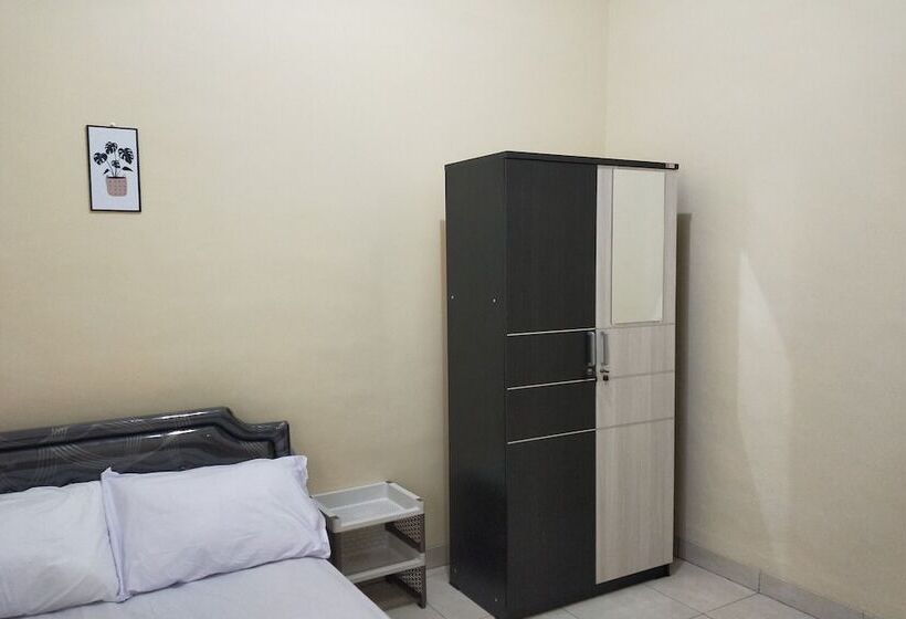 Отель Oyo Life 93257 Kos Anugerah