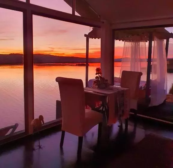 هتل Posada Del Titicaca Lodge