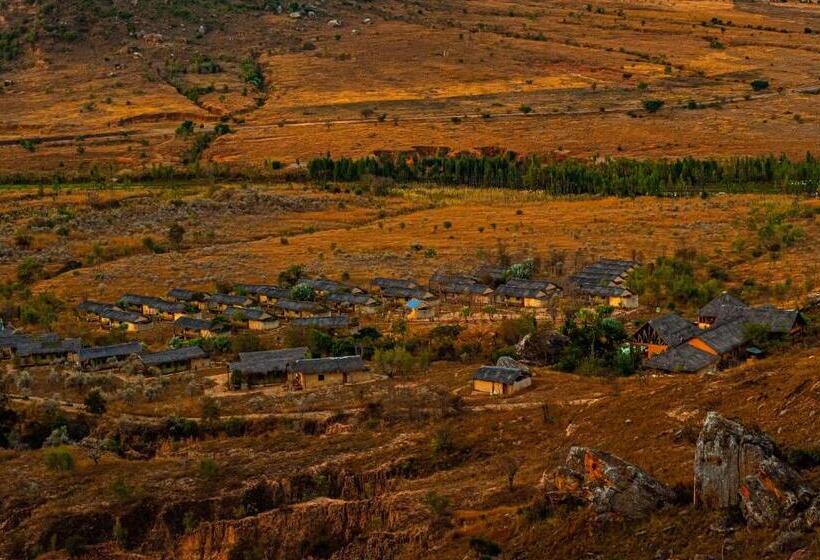 هتل Satrana Lodge