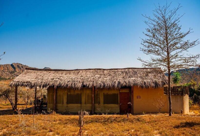 هتل Satrana Lodge