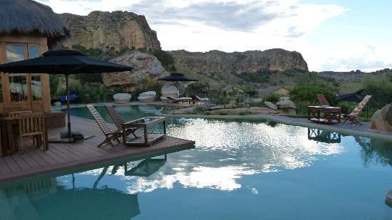 هتل Satrana Lodge