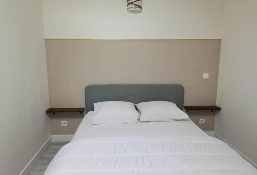 La Cour Des Miracles