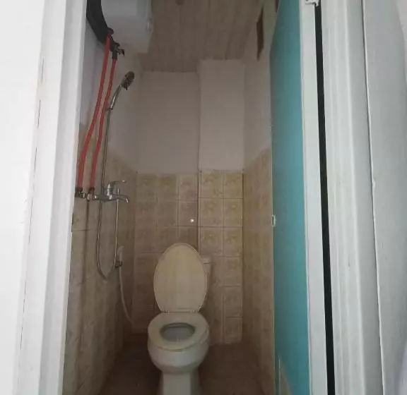 ペンション Kost Salsabila Cisauk
