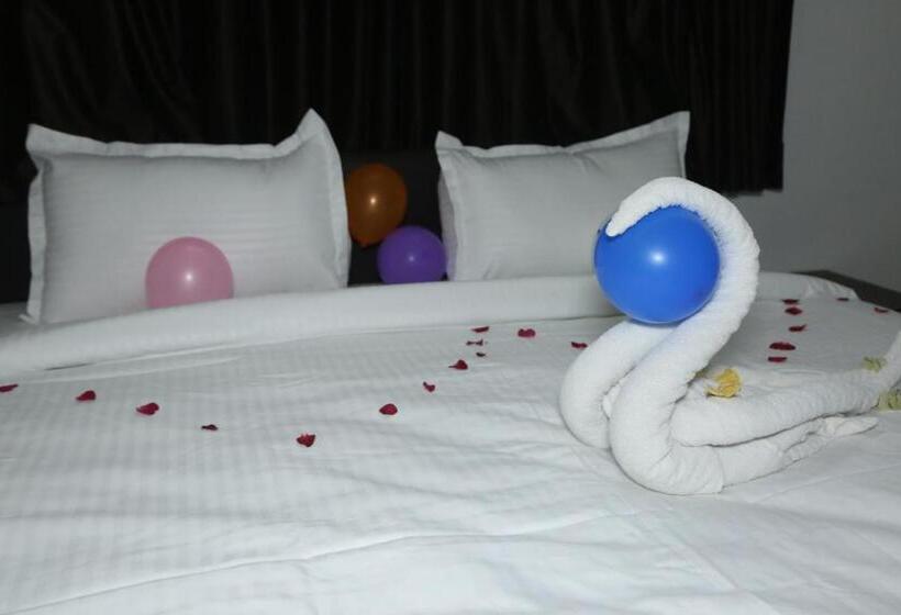 Ram Lakhan Hotel And Restaurant