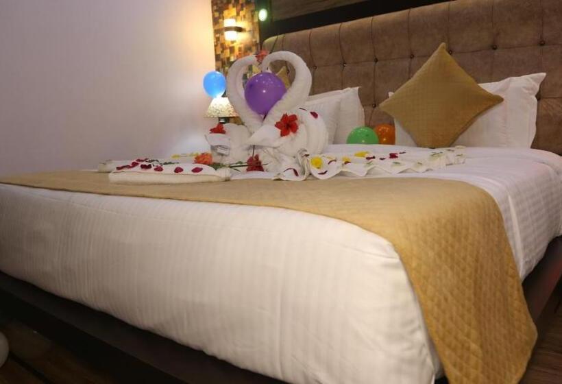 Ram Lakhan Hotel And Restaurant