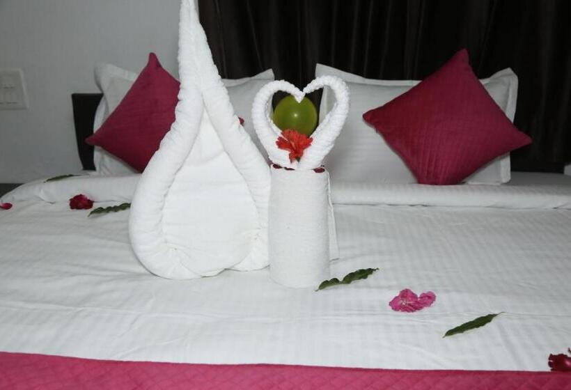 Ram Lakhan Hotel And Restaurant