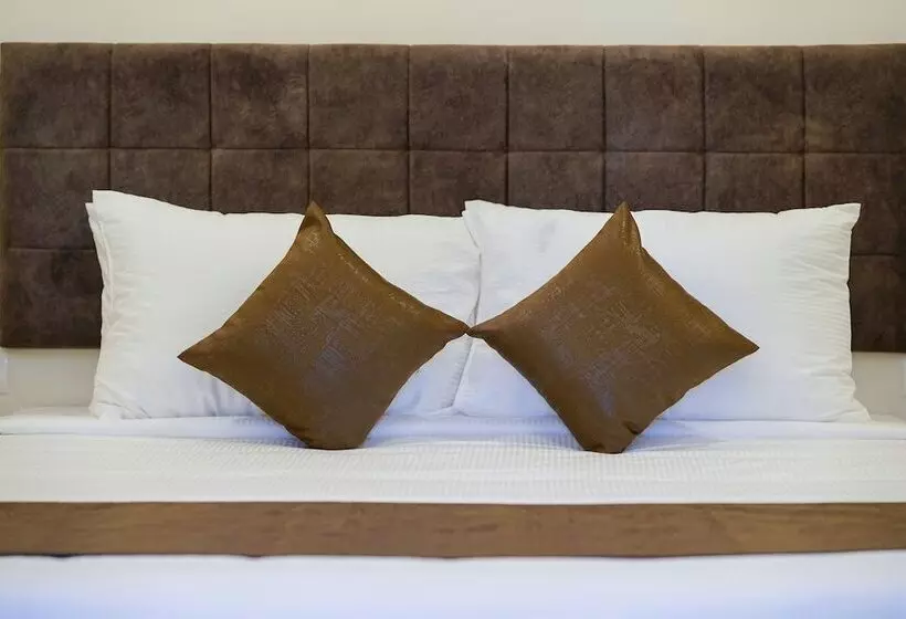 Retkeilymaja Grand Plaza Inn