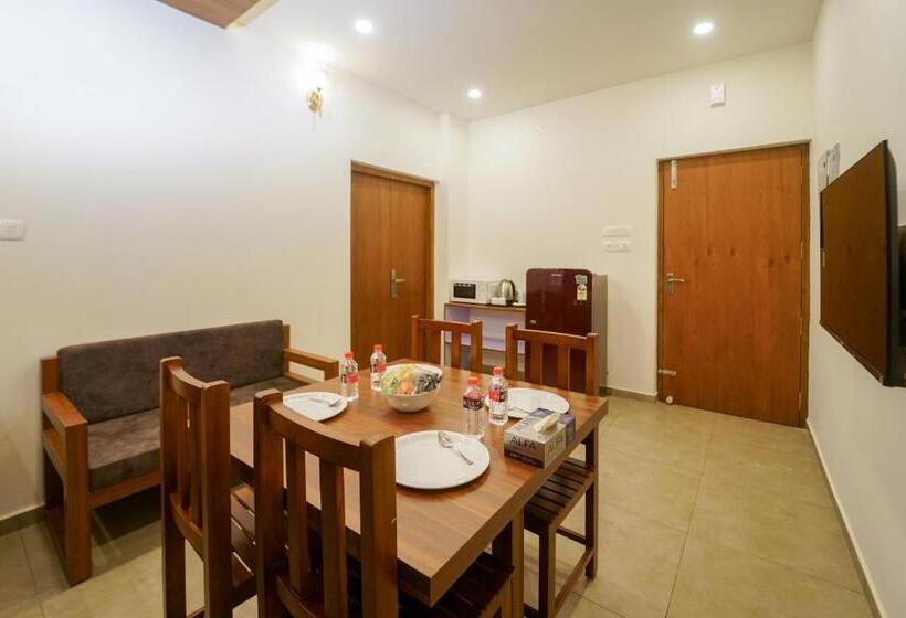 הוסטל Grand Plaza Inn