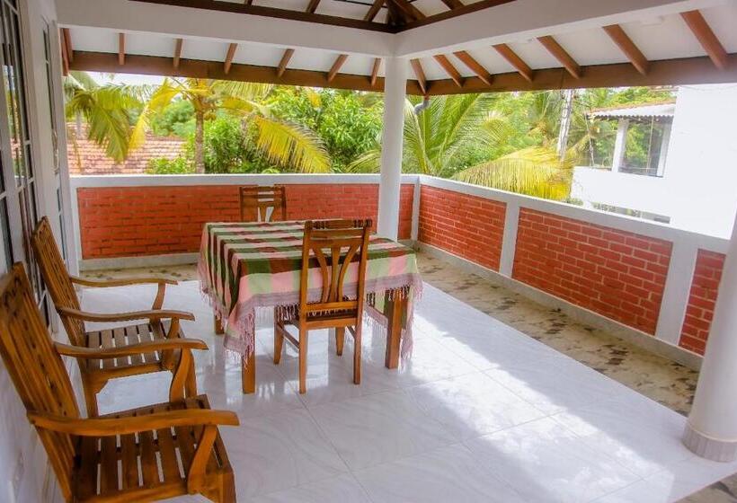 بنسيون Mirissa Diamond Beach Villa