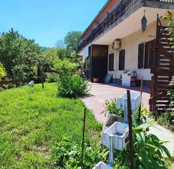 پانسیون Salara House