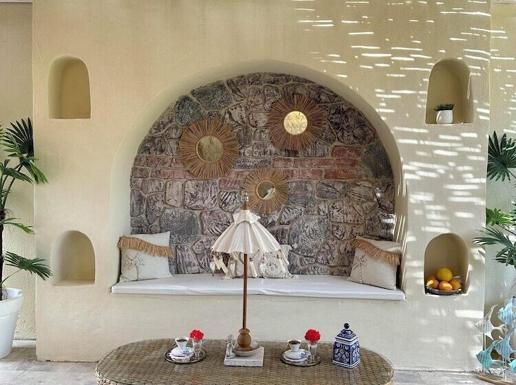 هتل Tas Ev Adrasan