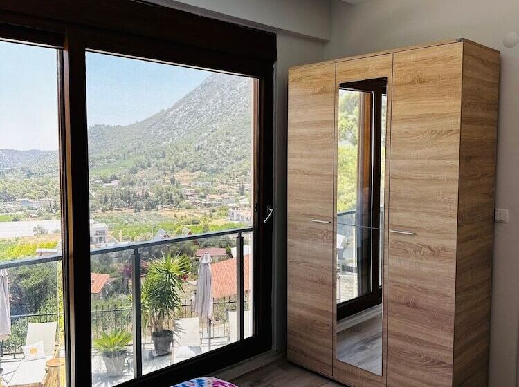 هتل Tas Ev Adrasan