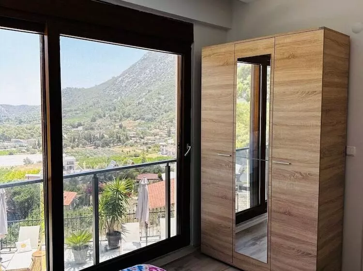 هتل Tas Ev Adrasan