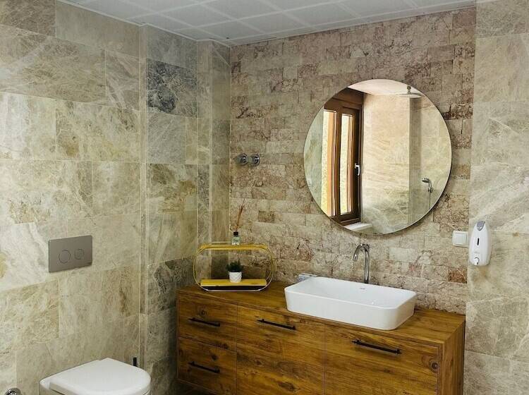 هتل Tas Ev Adrasan