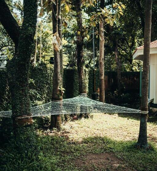 مبيت وإفطار Paddlecult Surf Retreat