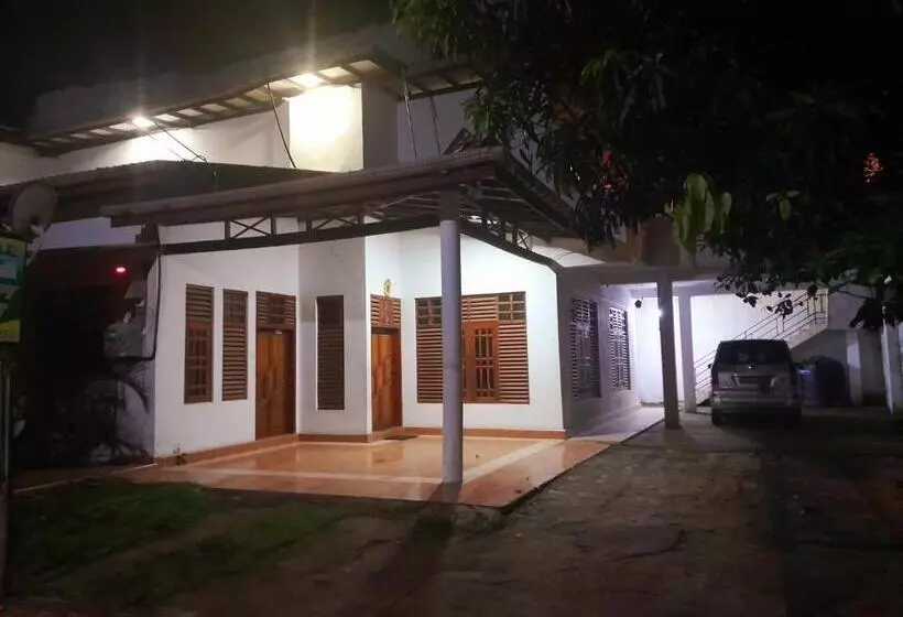 ホテル Happy Resort Yala