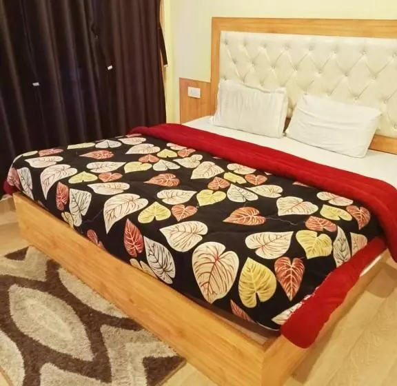 ホテル The Sana Luxury Stay, Manali