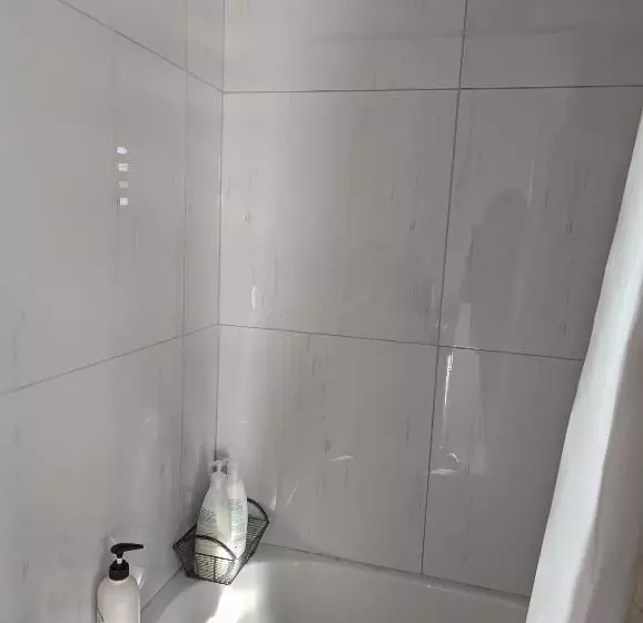 Majatalo Bright Room Full Of Love And Warmth