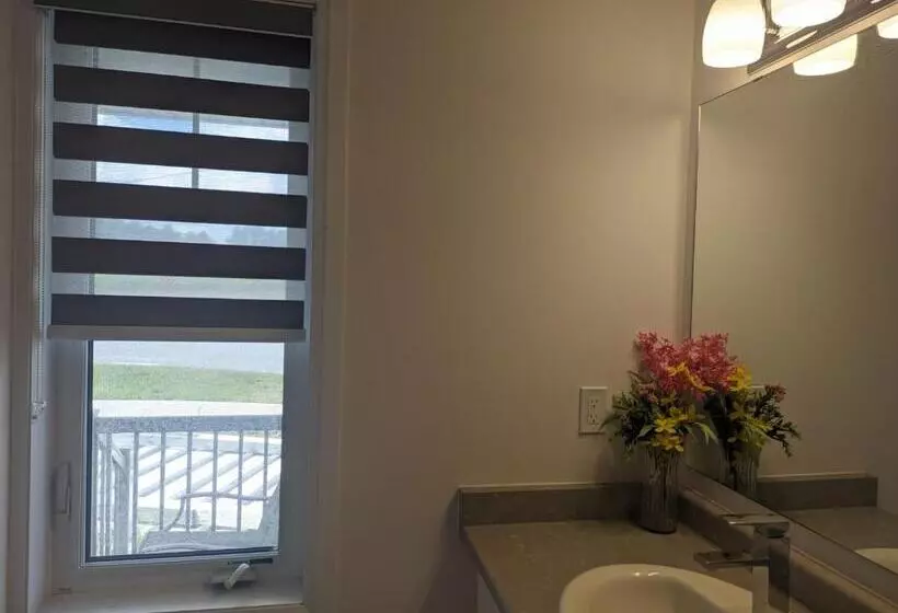 Majatalo Bright Room Full Of Love And Warmth