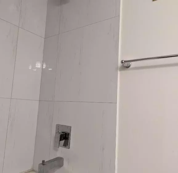 Majatalo Bright Room Full Of Love And Warmth