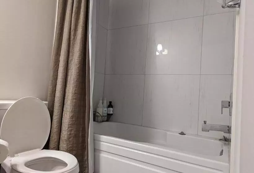 Majatalo Bright Room Full Of Love And Warmth