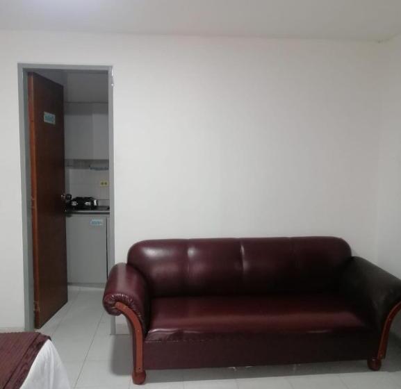 پانسیون Esmeralda Acogedora