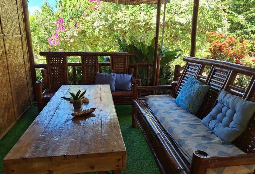 ユースホステル Genevieve Guest House