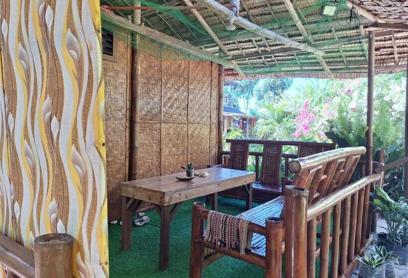 ユースホステル Genevieve Guest House