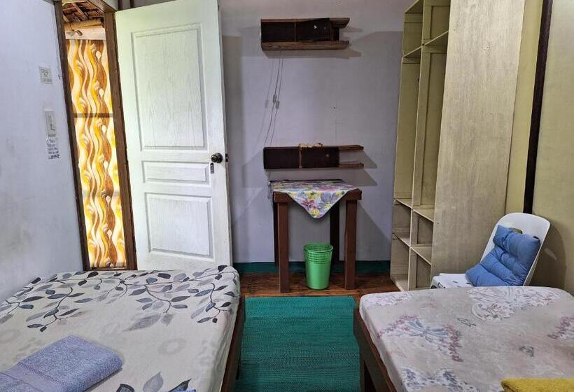 ユースホステル Genevieve Guest House