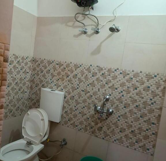 הוסטל Paradise Inn