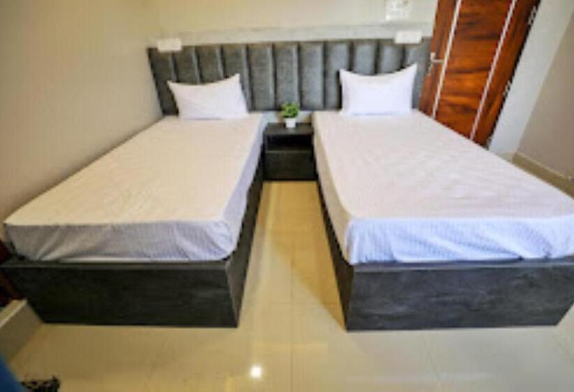 هتل Jataka Inn , Bodh Gaya