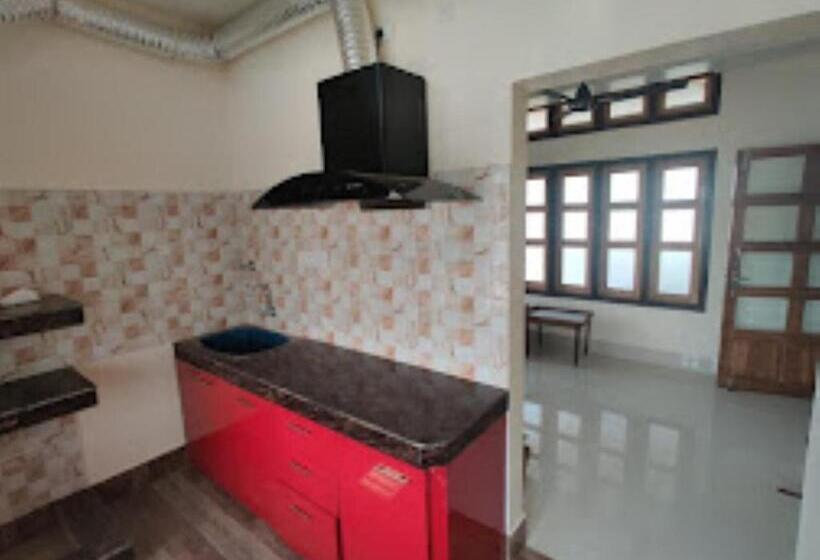 هتل Joyable Homestay , Guwahati